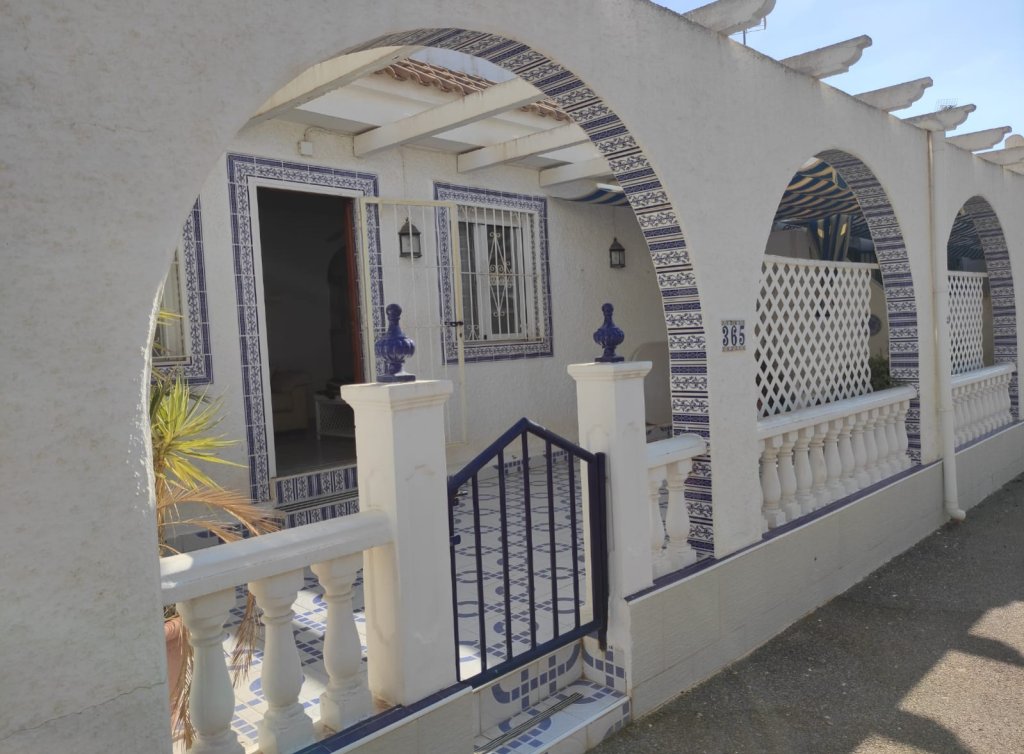 Sale - Bungalow - Los Alcázares