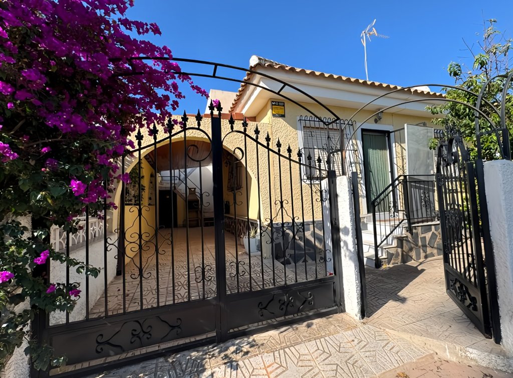 Sale - Bungalow - Los Alcázares