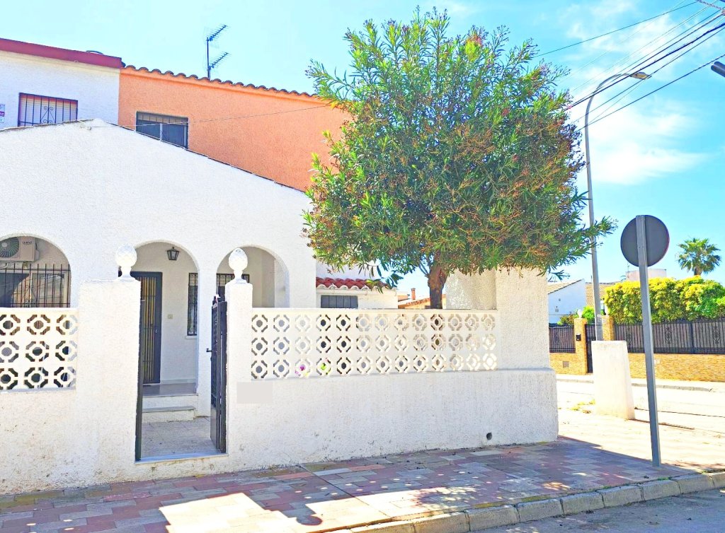 Sale - Bungalow - Los Alcázares