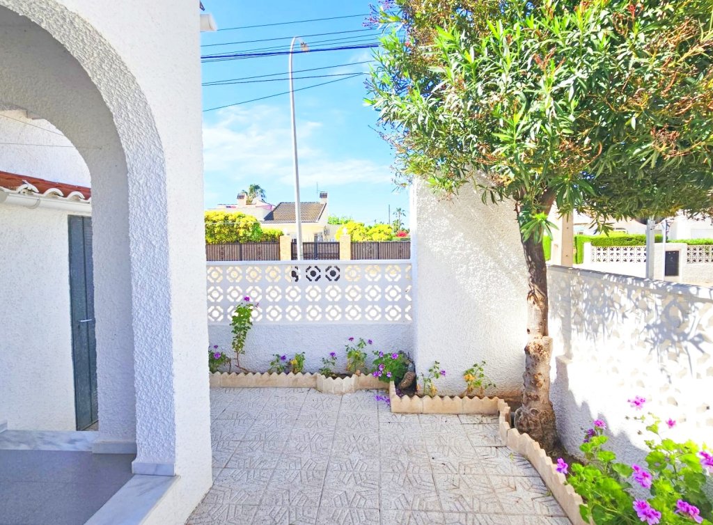 Sale - Bungalow - Los Alcázares