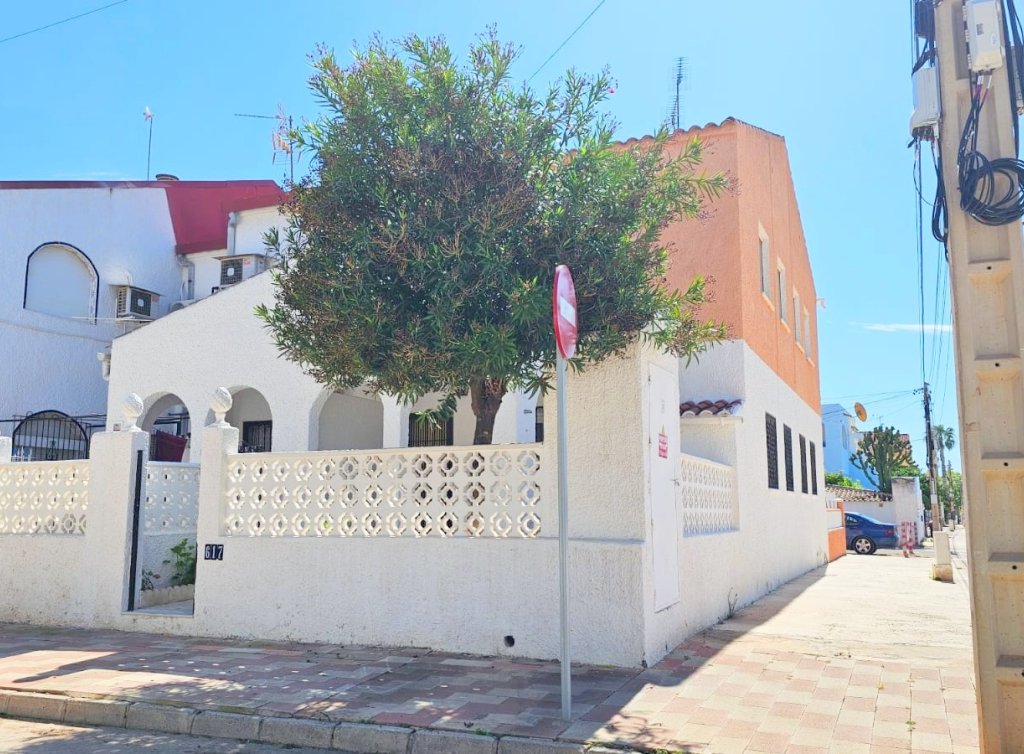Sale - Bungalow - Los Alcázares