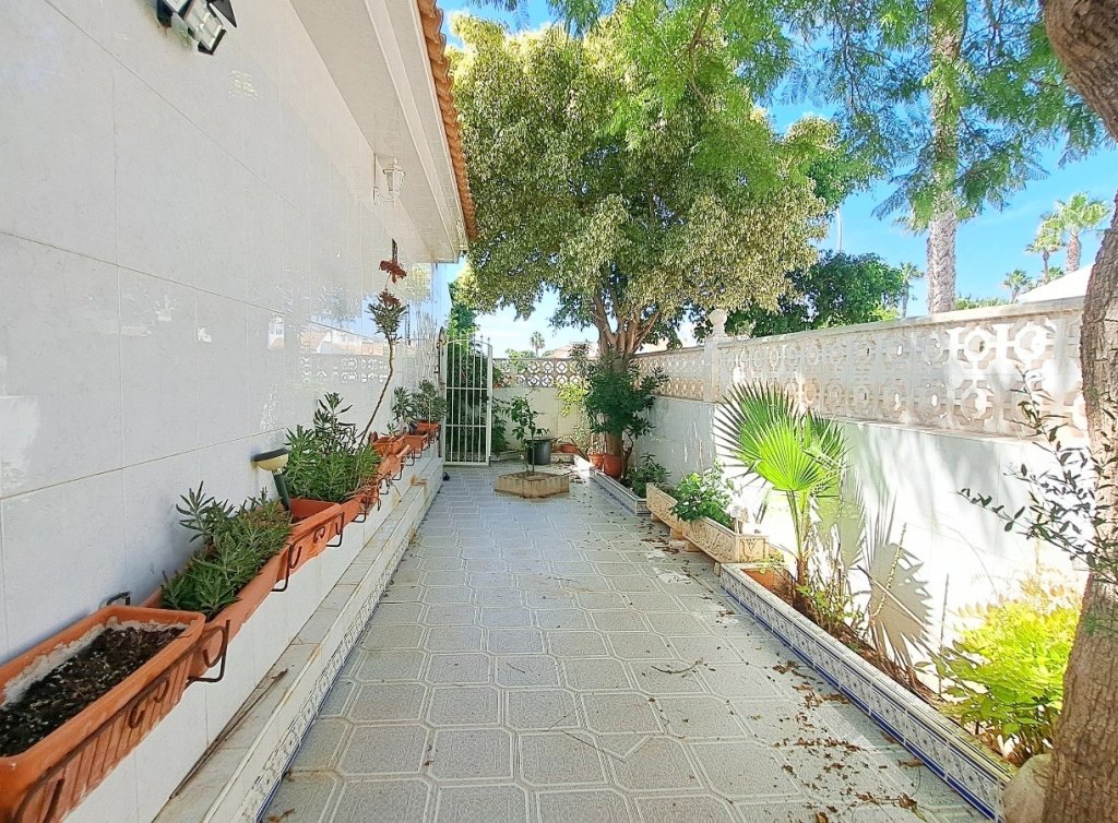 Sale - Bungalow - Los Alcázares