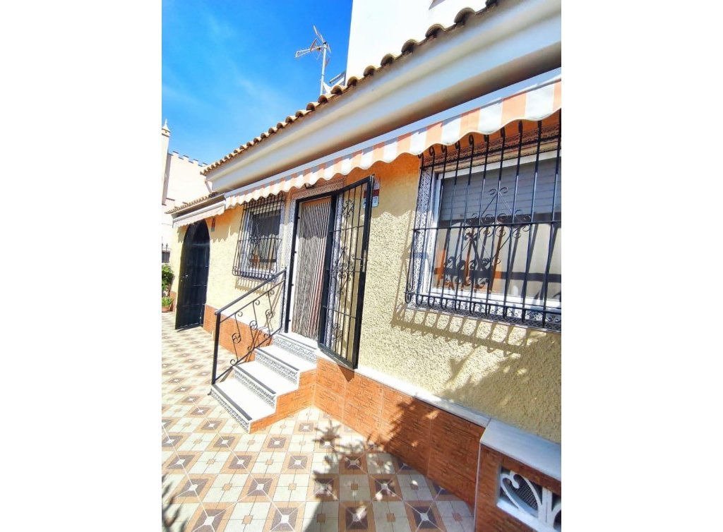 Sale - Casa - Los Alcázares