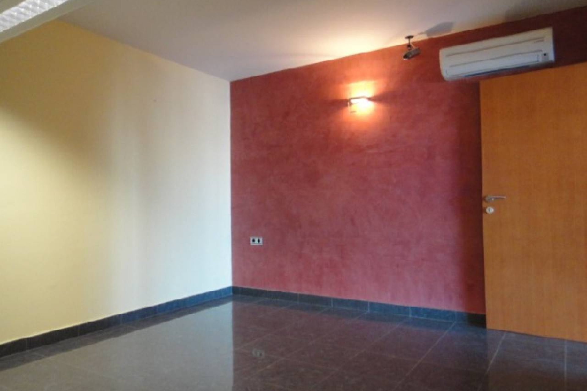 Sale - Commercial Unit - Los Alcázares