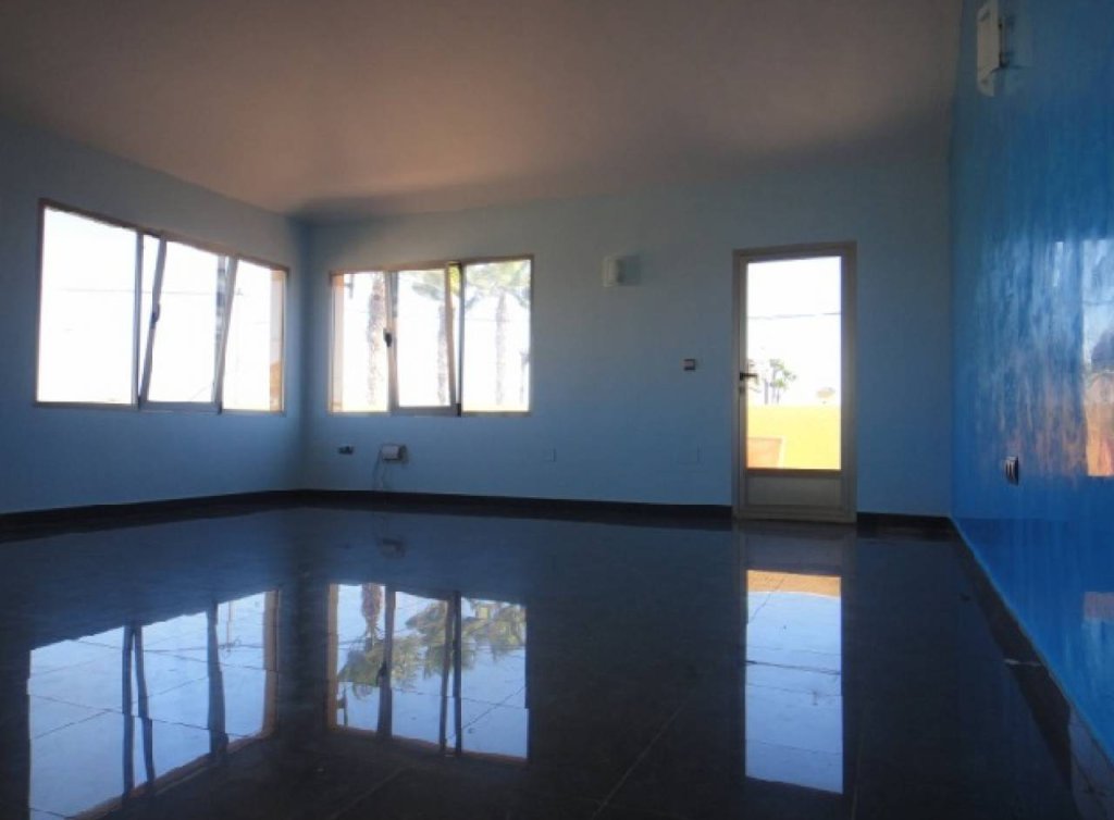 Sale - Commercial Unit - Los Alcázares
