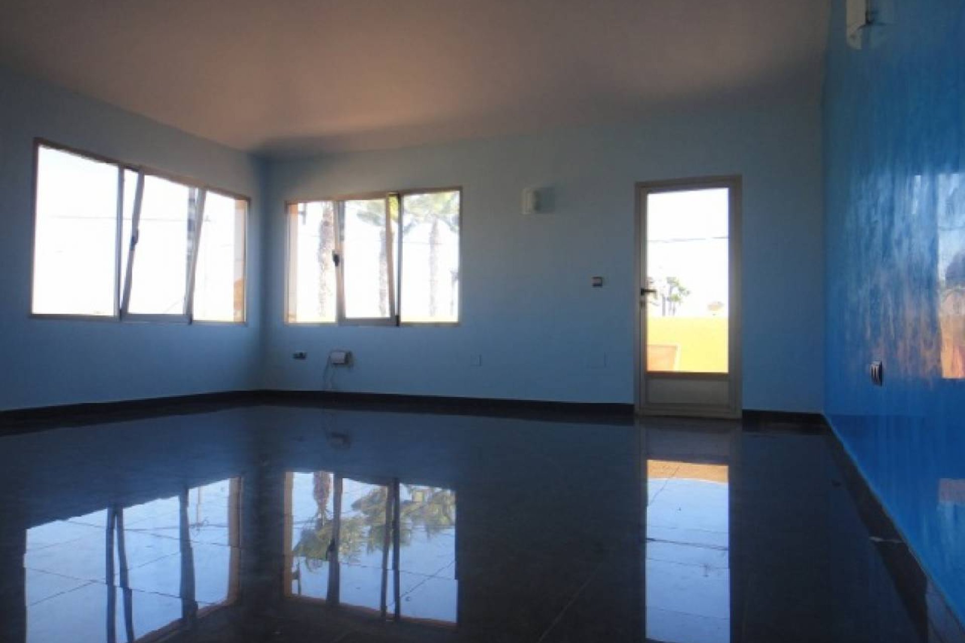 Sale - Commercial Unit - Los Alcázares