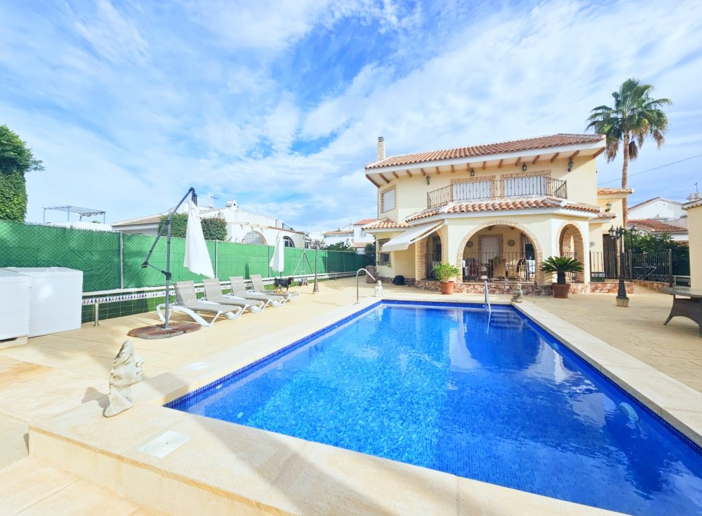 Sale - Detached Villa - Los Alcázares