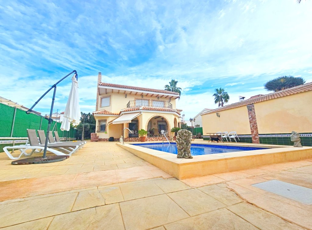 Sale - Detached Villa - Los Alcázares