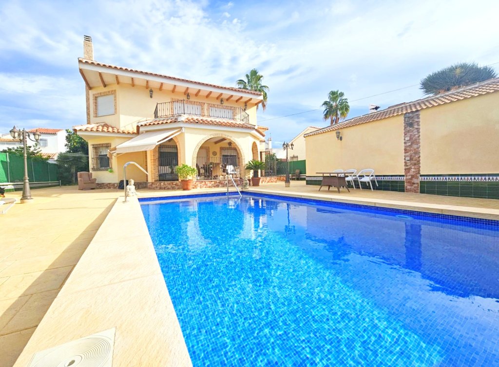 Sale - Detached Villa - Los Alcázares