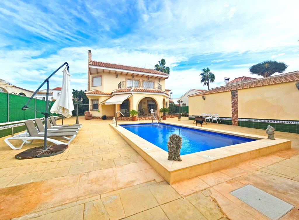 Sale - Detached Villa - Los Alcázares