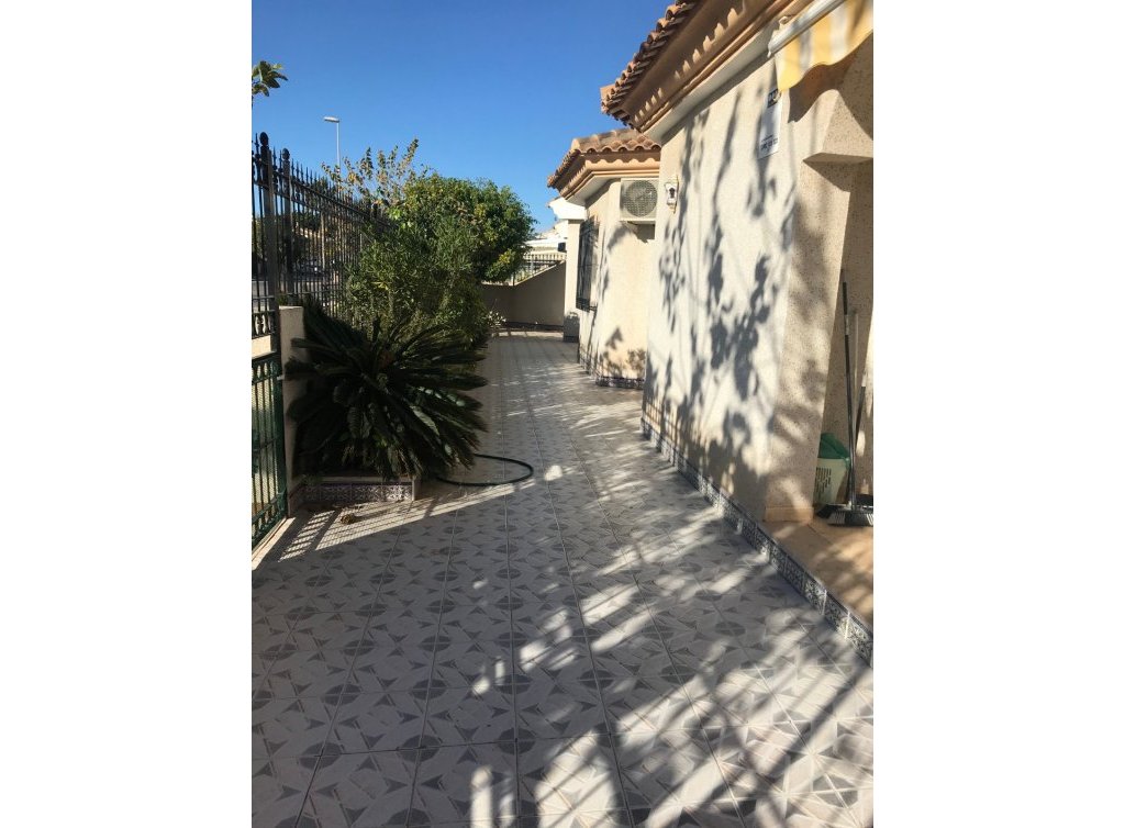 Sale - Planta baja - Los Alcázares