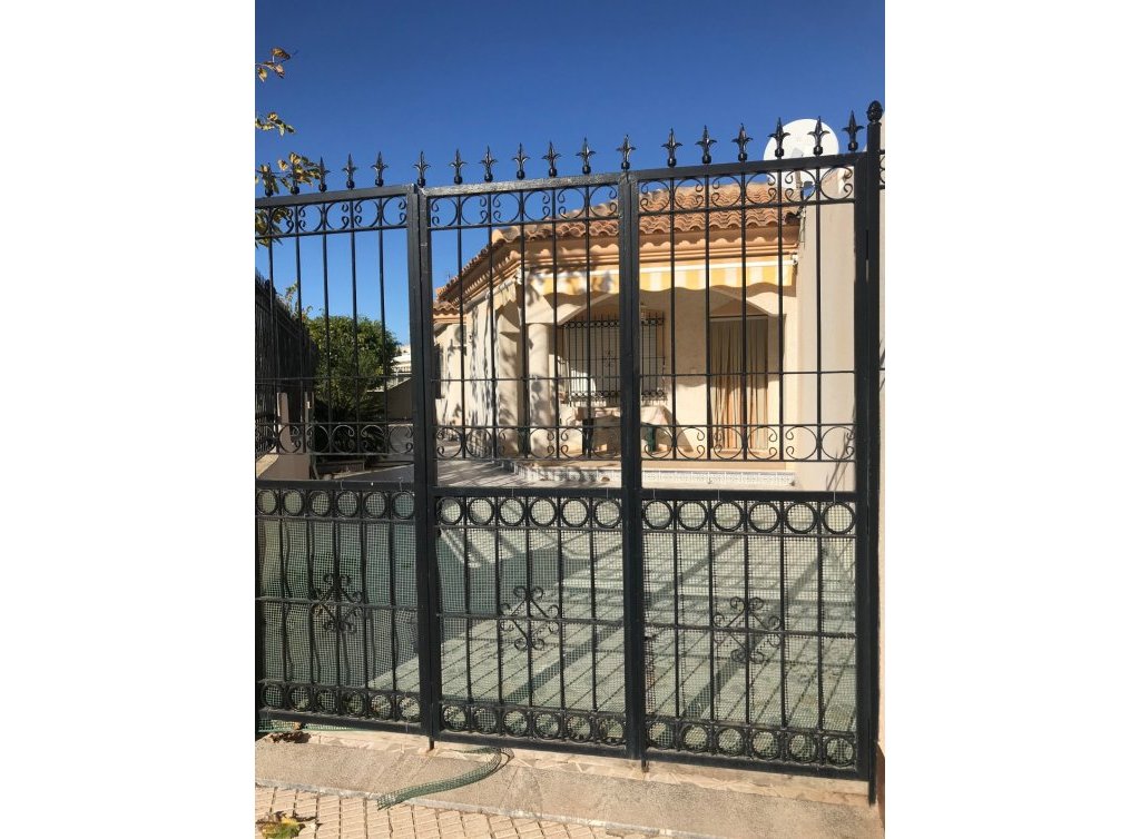 Sale - Planta baja - Los Alcázares