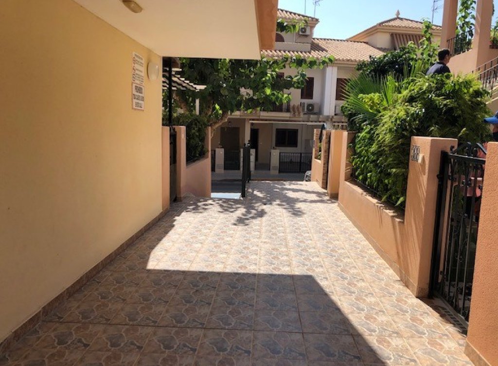 Sale - Planta baja - Los Alcázares