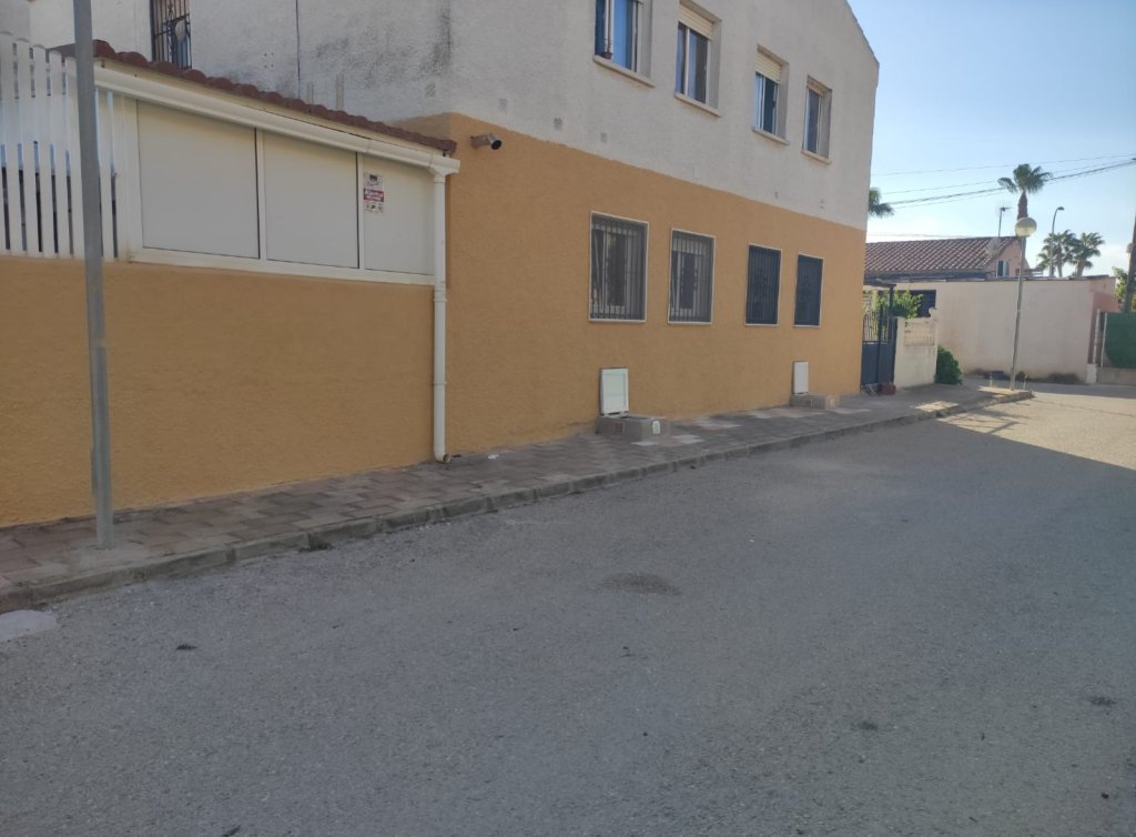 Sale - Planta baja - Los Alcázares