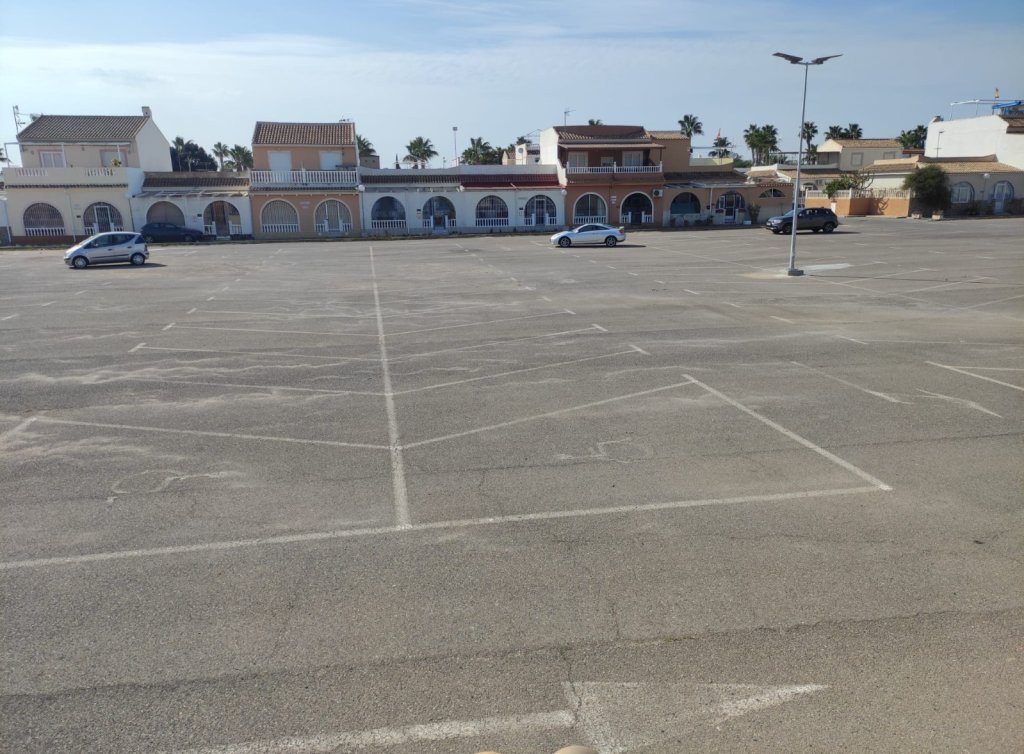Sale - Planta baja - Los Alcázares