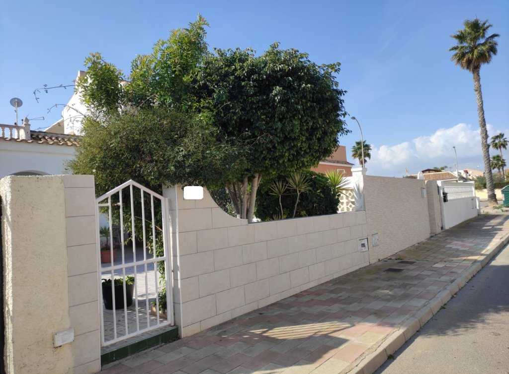 Sale - Planta baja - Los Alcázares