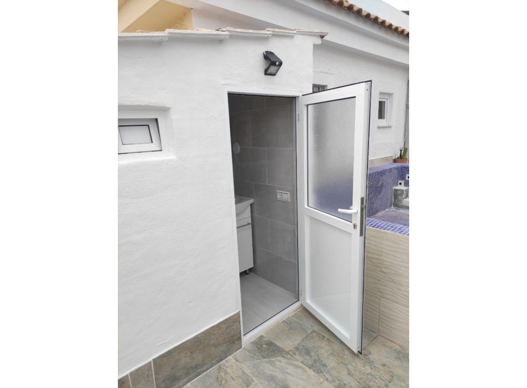 Sale - Planta baja - Los Alcázares