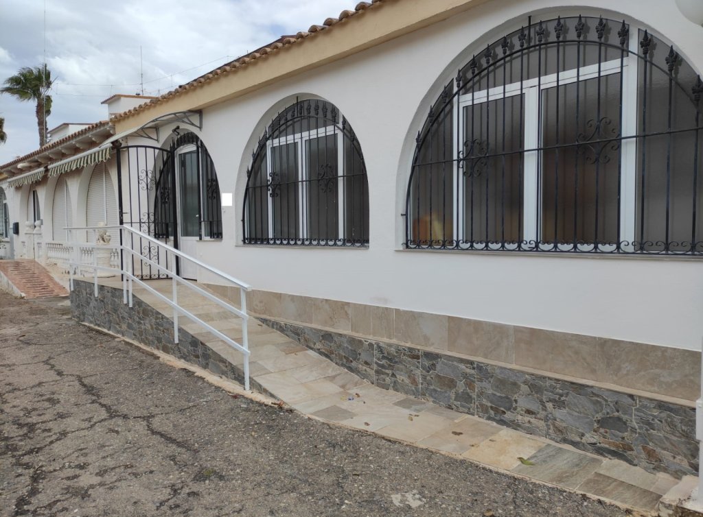 Sale - Planta baja - Los Alcázares