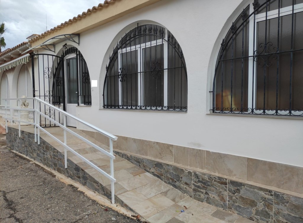 Sale - Planta baja - Los Alcázares