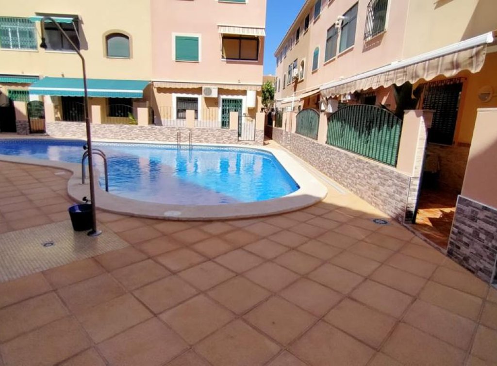Sale - Planta baja - Los Alcázares