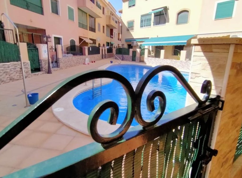 Sale - Planta baja - Los Alcázares