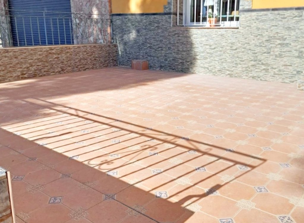 Sale - Planta baja - Los Alcázares