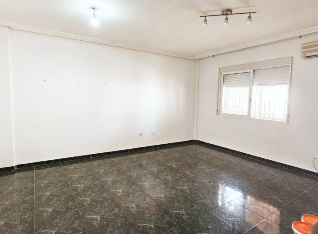 Sale - Planta baja - Los Alcázares