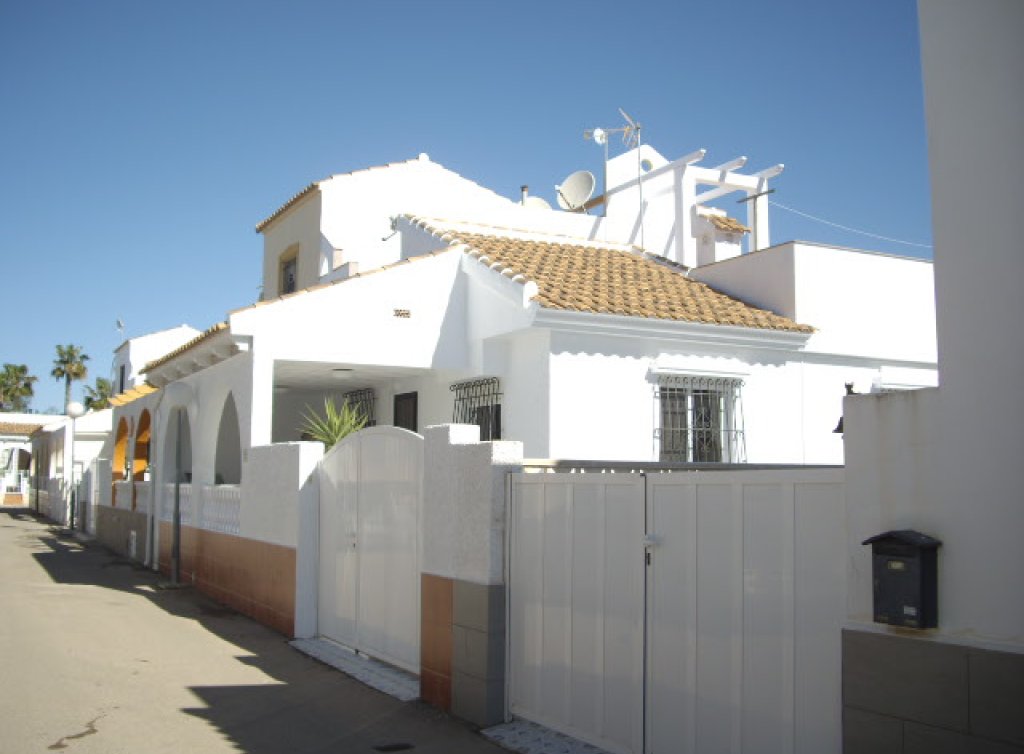 Sale - Semi-detached Villa - Los Alcázares - Oasis