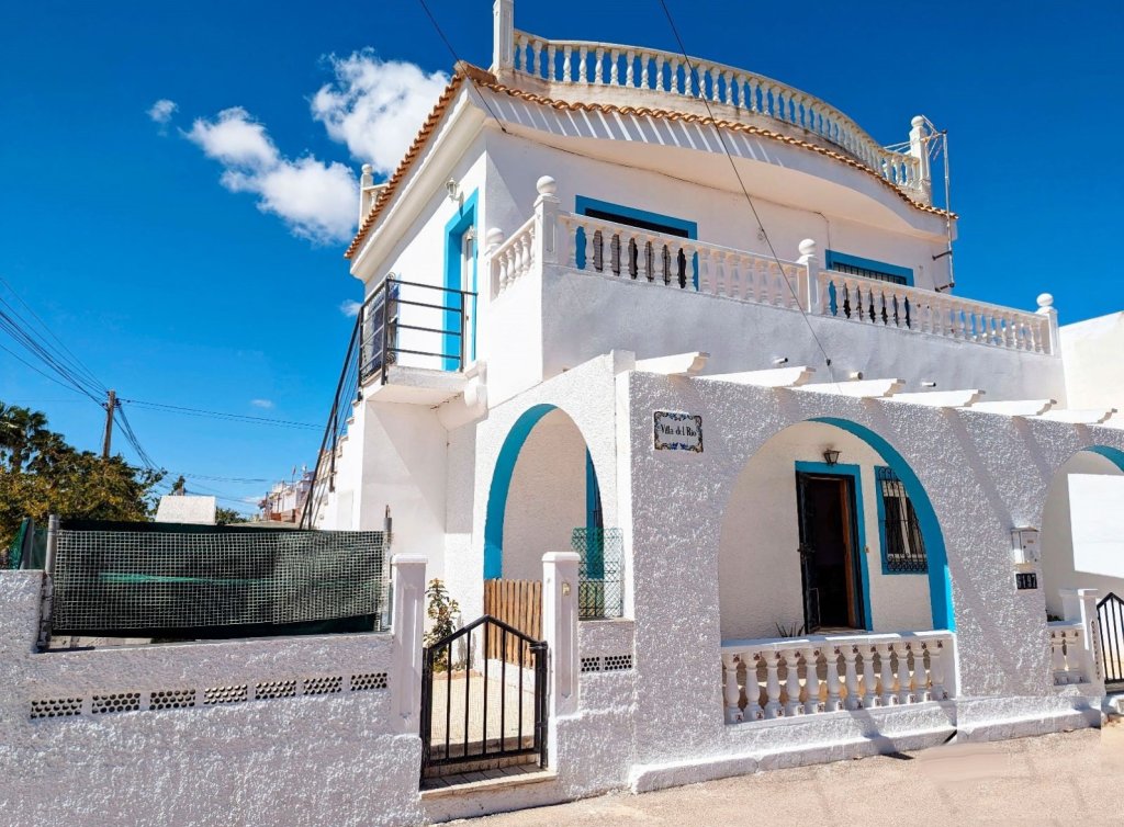Sale - Semi-detached Villa - Los Alcázares