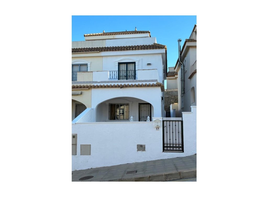 Sale - Townhouse - El Carmoli