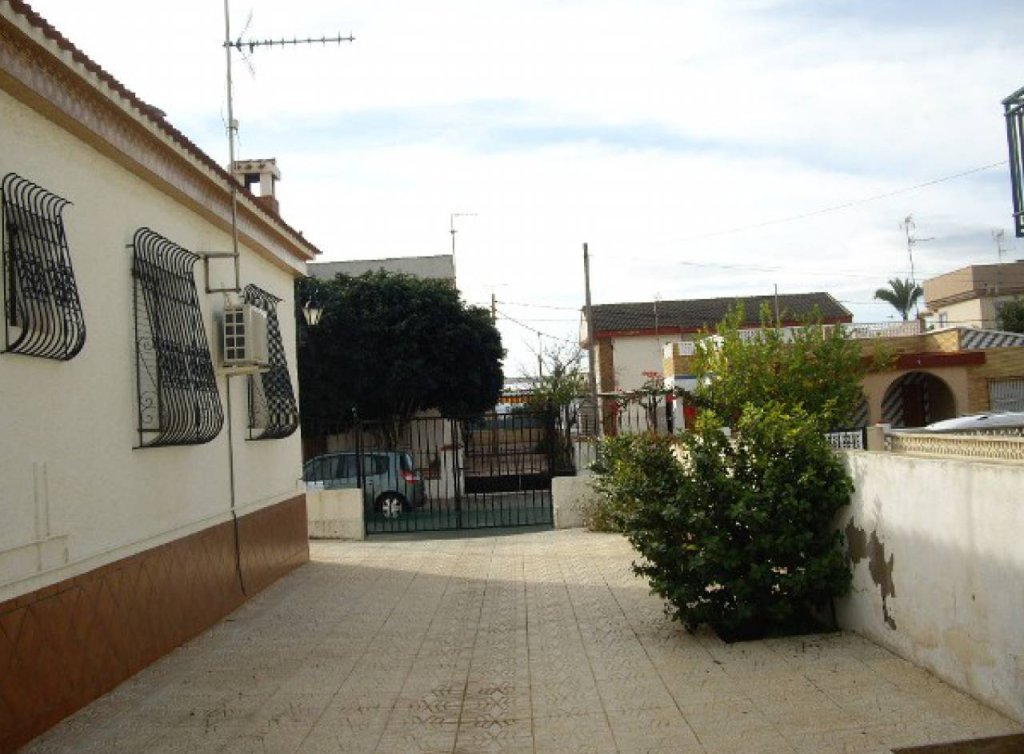 Sale - Villa - Los Alcázares - Beach