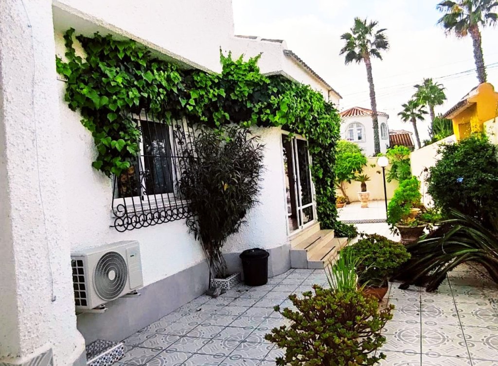 Sale - Villa - Los Alcázares
