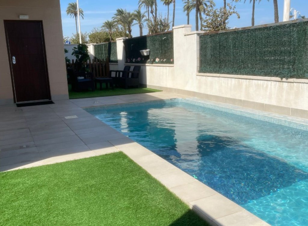 Sale - Villa - Los Alcázares