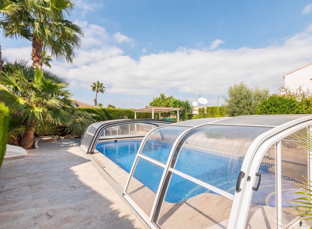 Sale - Villa - Los Alcázares