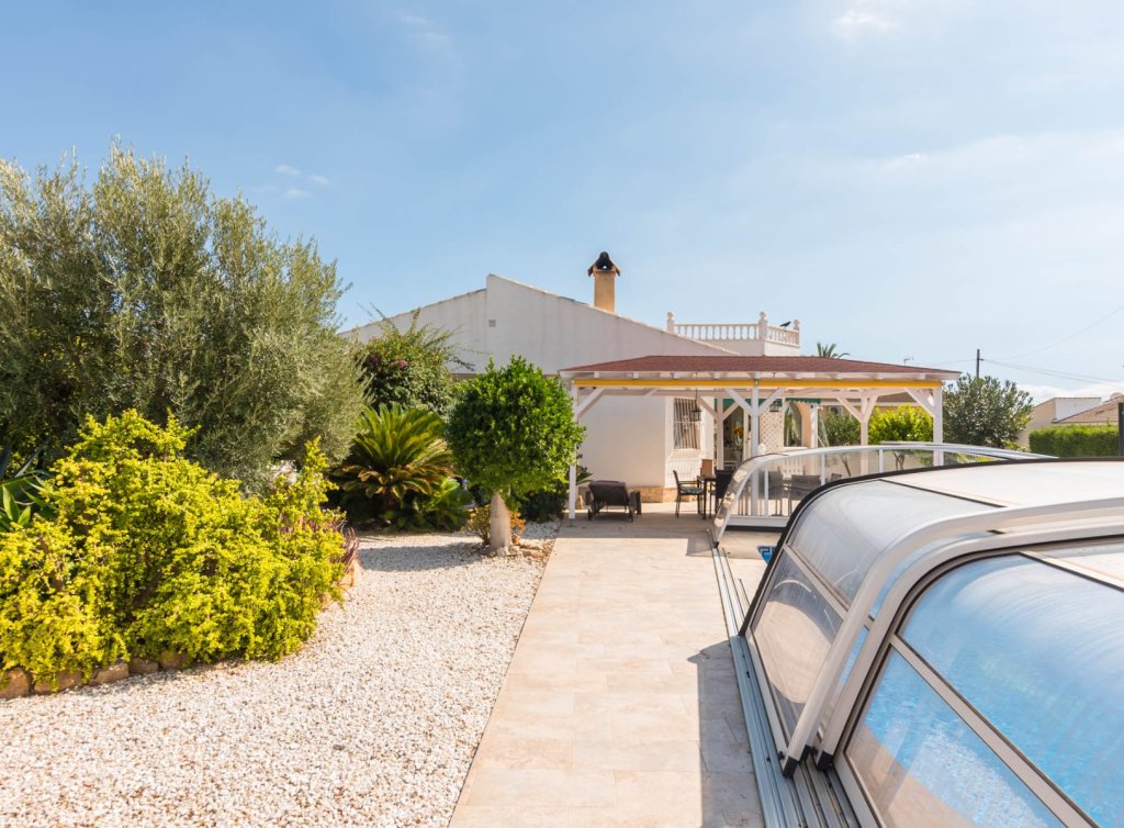 Sale - Villa - Los Alcázares