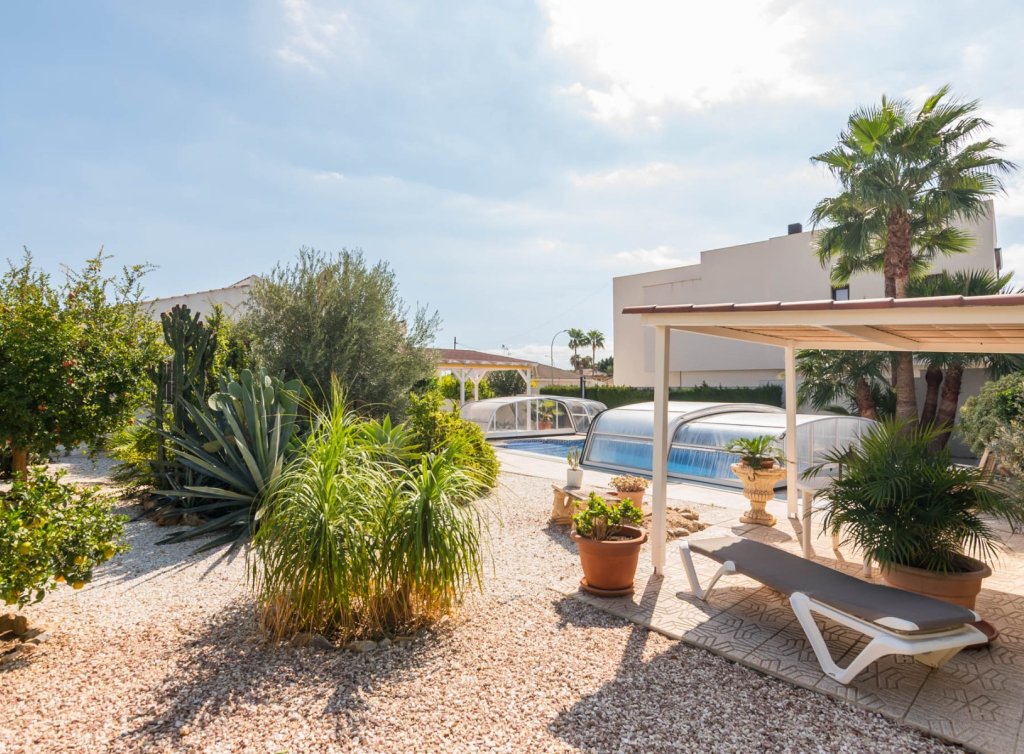 Sale - Villa - Los Alcázares