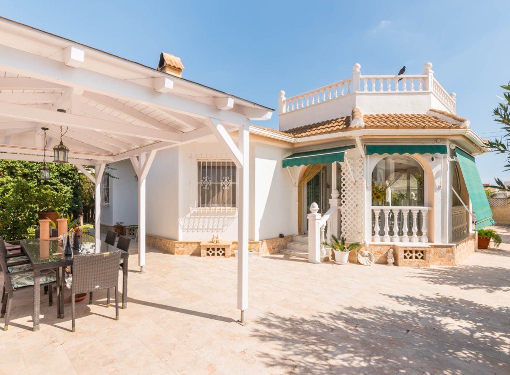 Sale - Villa - Los Alcázares