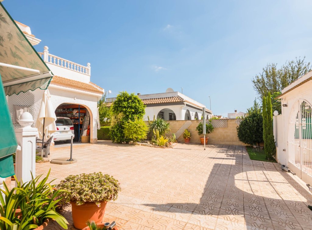 Sale - Villa - Los Alcázares