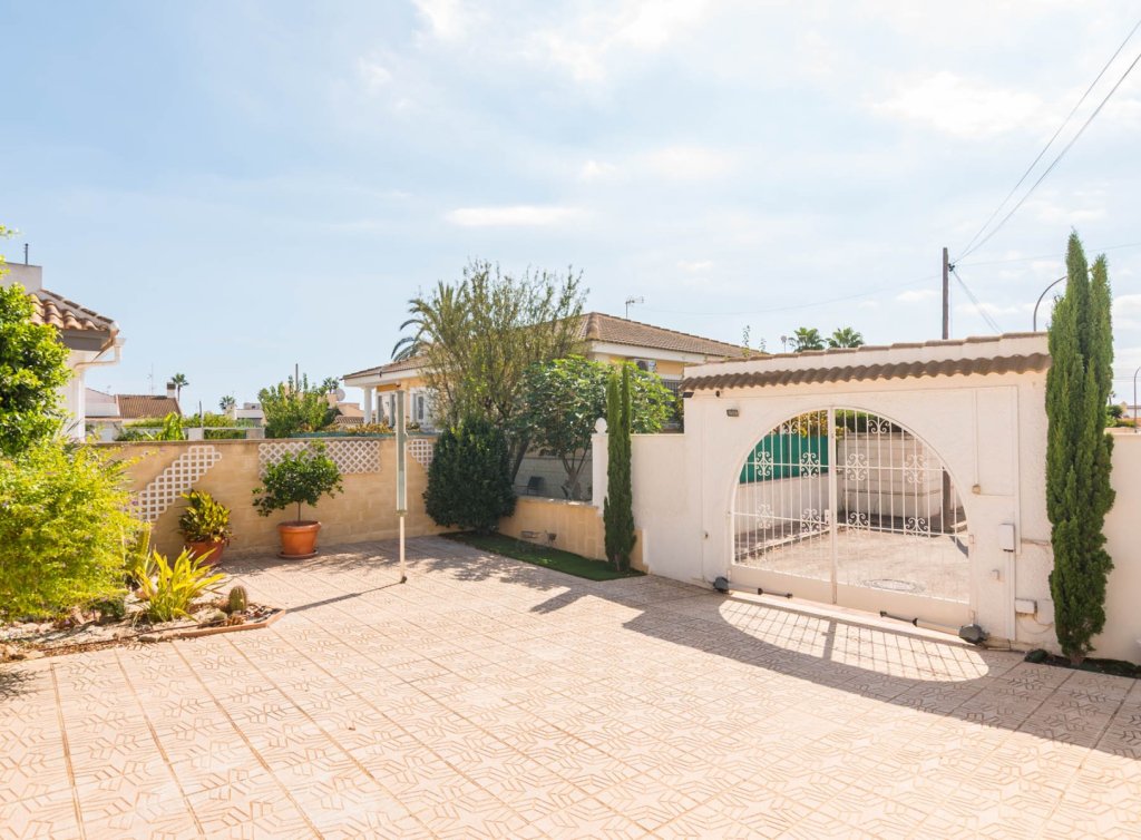 Sale - Villa - Los Alcázares