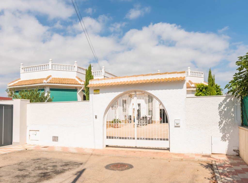 Sale - Villa - Los Alcázares