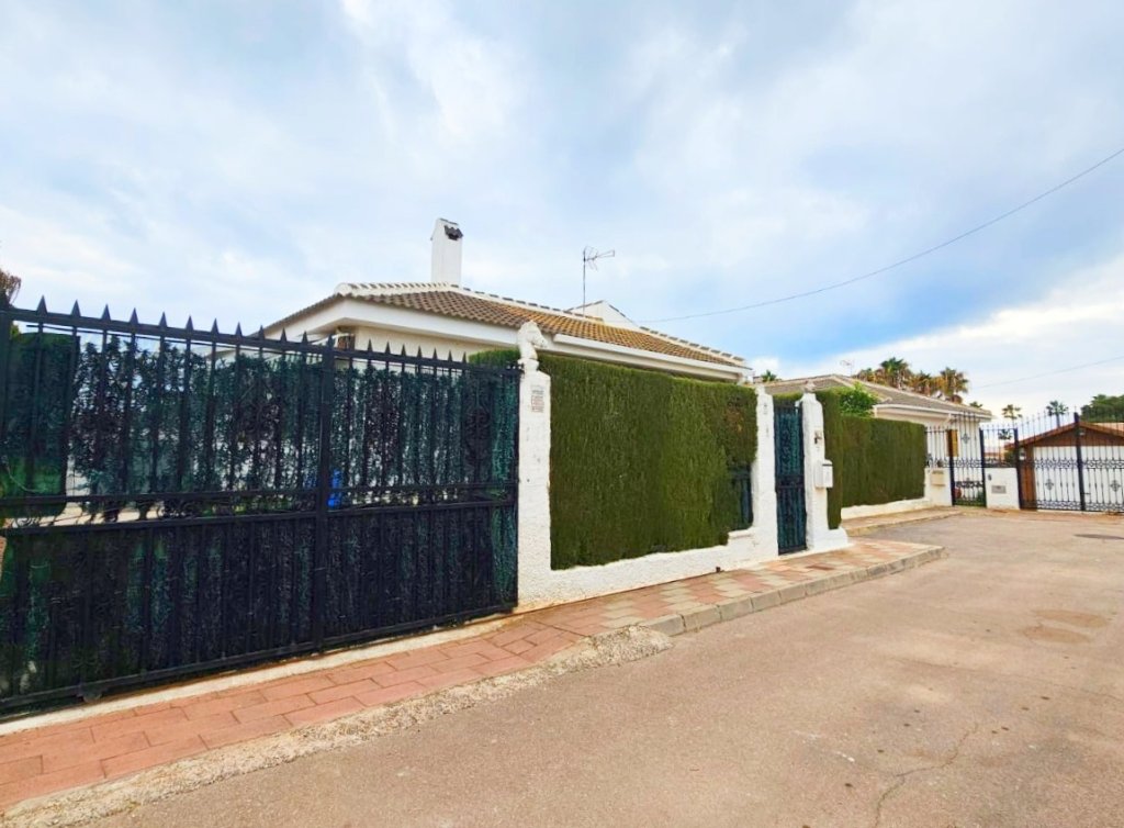 Sale - Villa - Los Alcázares