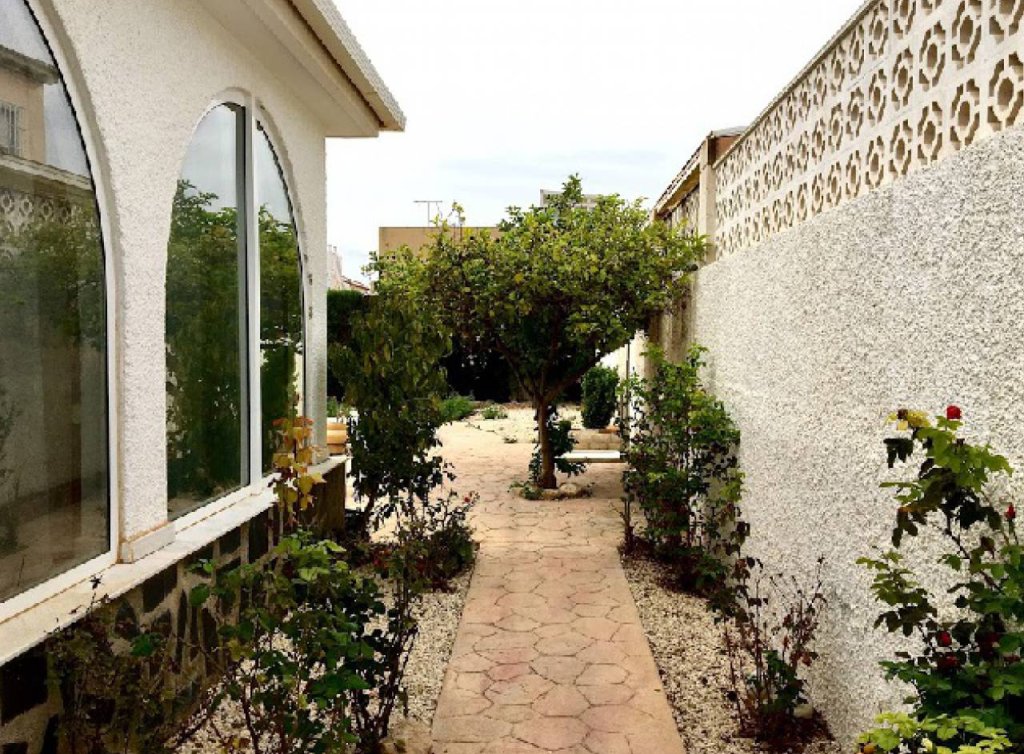 Sale - Villa - Los Alcázares