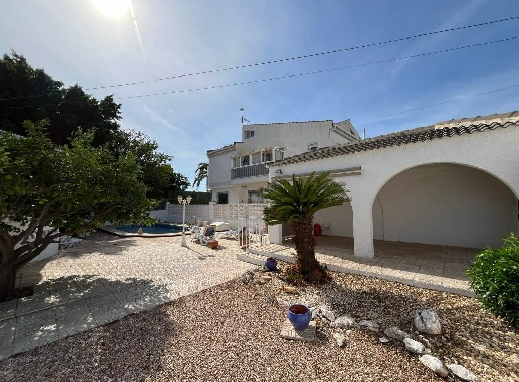 Sale - Villa - Los Alcázares