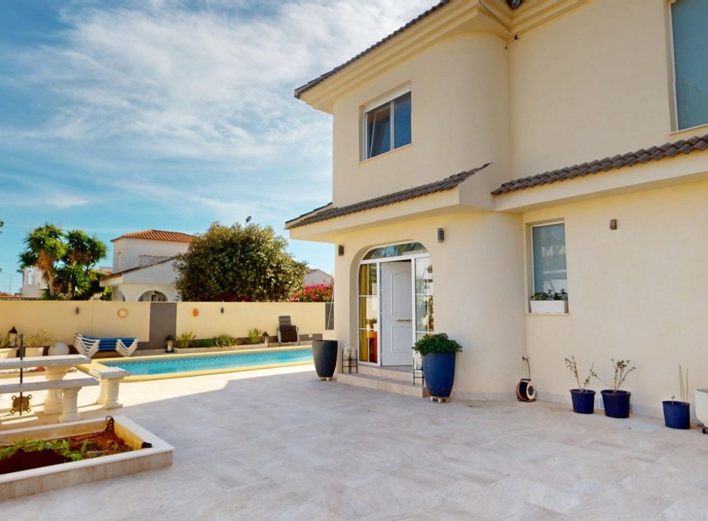 Sale - Villa - Los Narejos