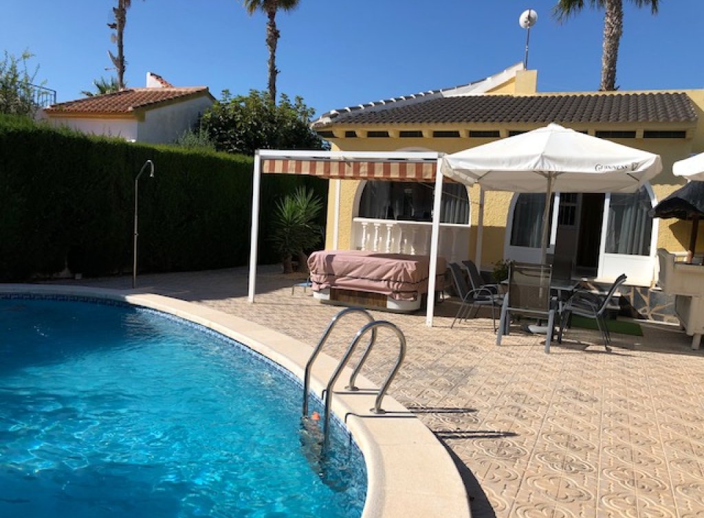 Venta - Chalet - Los Alcázares - Oasis