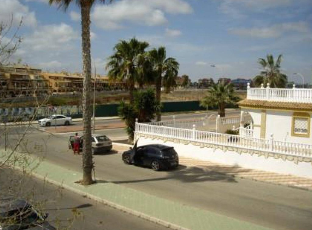 Venta - Chalet - Los Alcázares