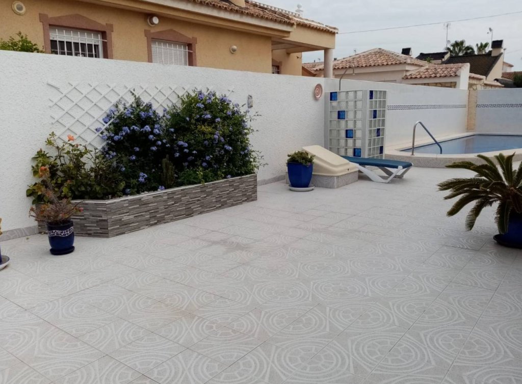 Venta - Chalet - Los Alcázares