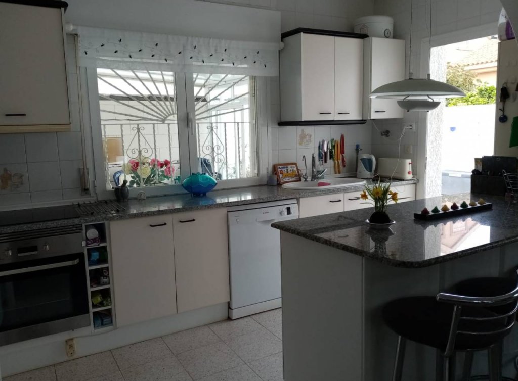 Venta - Chalet - Los Alcázares