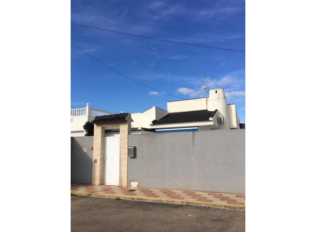 Venta - Chalet - Los Alcázares