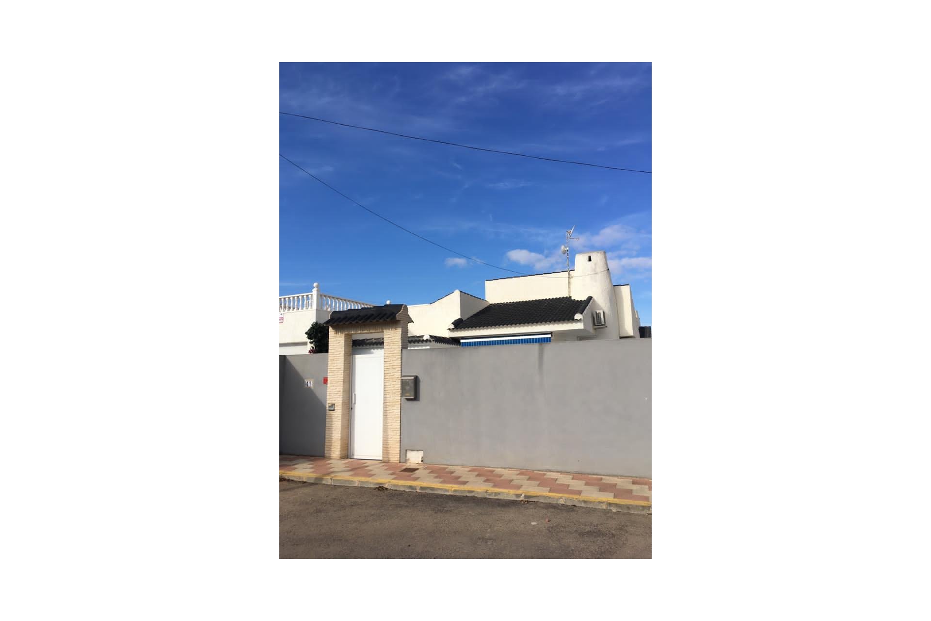 Venta - Chalet - Los Alcázares